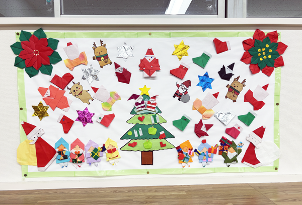 クリスマスの壁面飾り